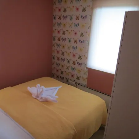 Zuta Dunja - Suncani Breg アパート コパオニク