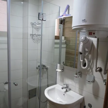 Zuta Dunja - Suncani Breg アパート コパオニク